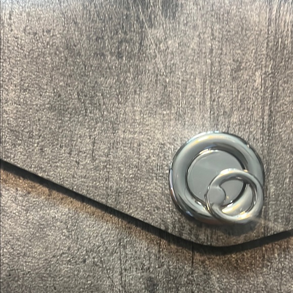 Silver Clutch - Picture 2 of 7